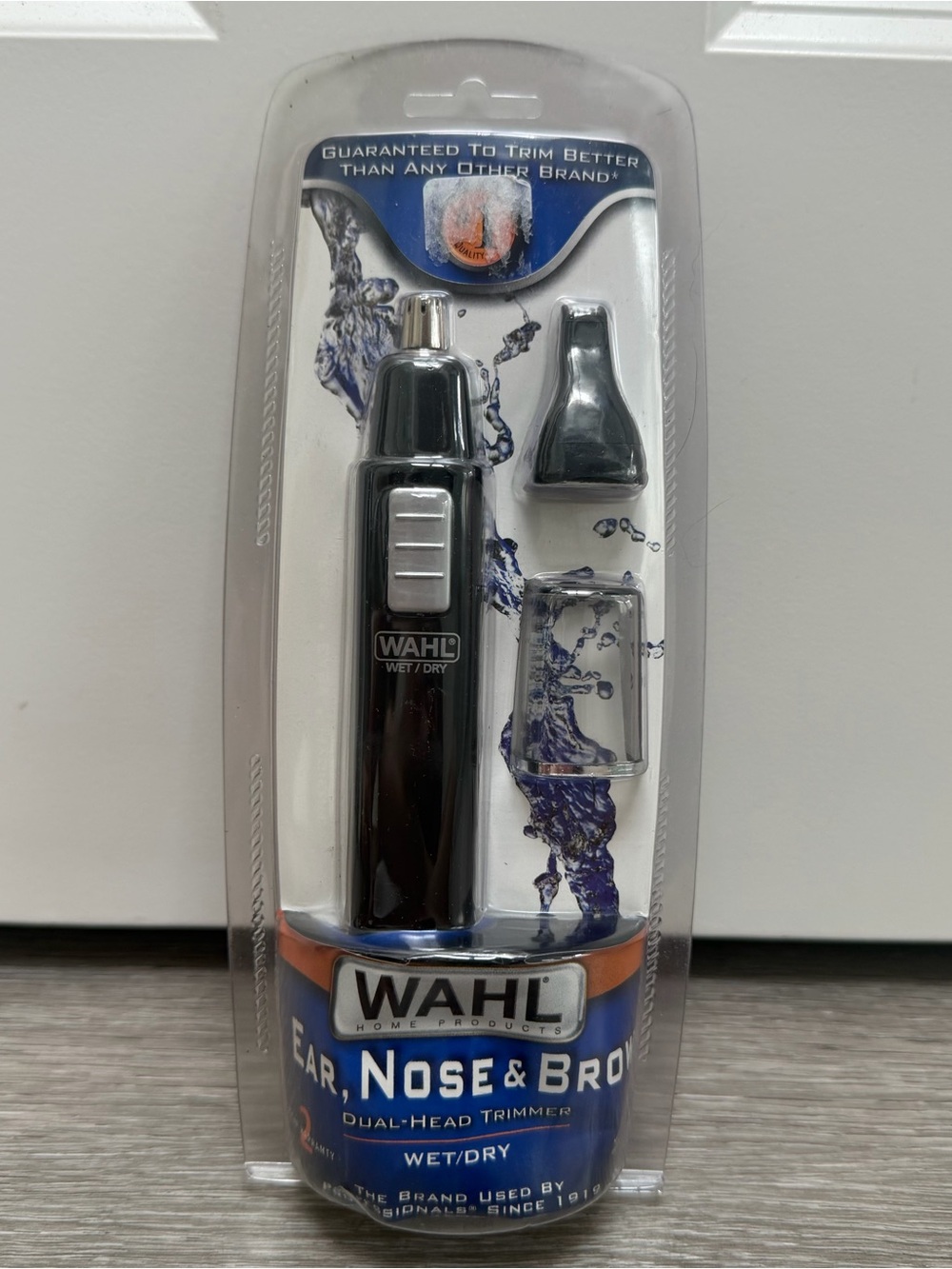WAHL EAR NOSE AND BROW HAIR TRIMMER NEW BATTERY OPERATED